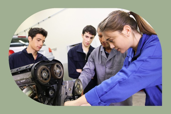 What’s A Mechanic Trade School Program Like?